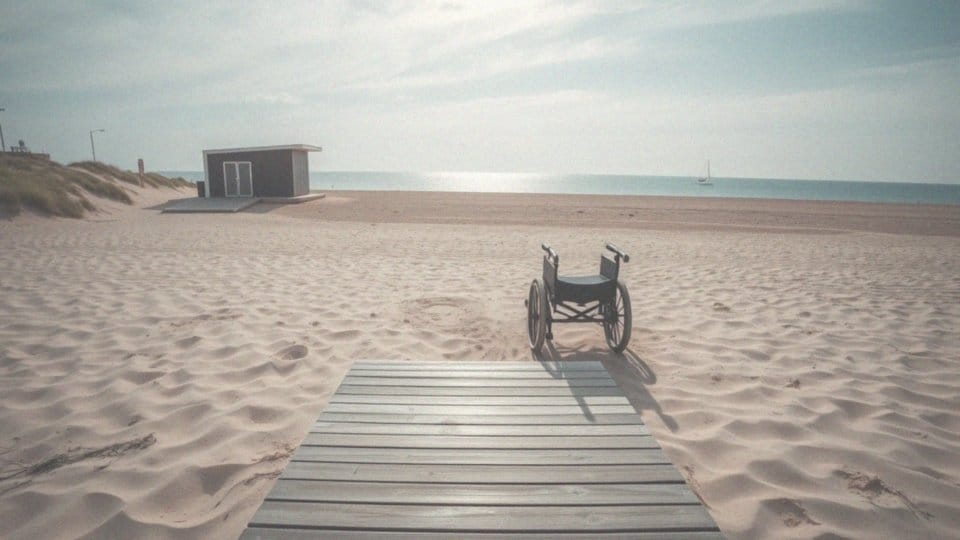 Jakie są udogodnienia dla osób niepełnosprawnych na plaży zachodniej?