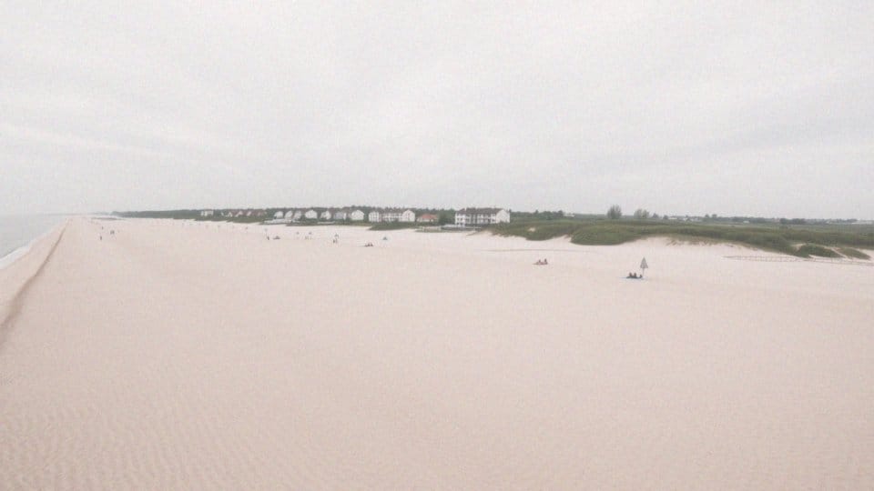 Jak długa i szeroka jest plaża wschodnia?