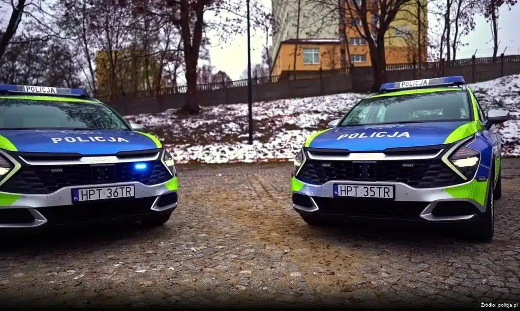 Bezpieczeństwo na zimę: Dzielnicowy z Krokowej w akcji