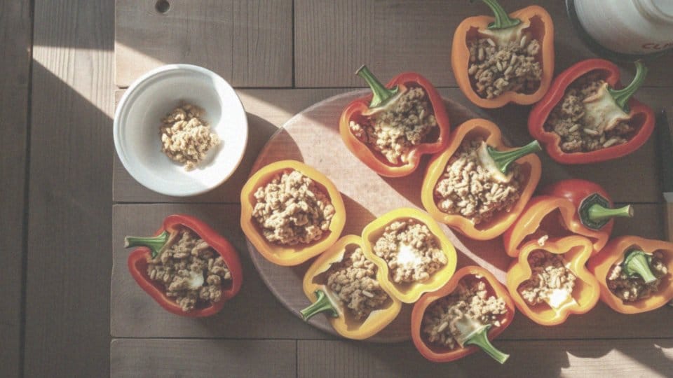 Papryka faszerowana mięsem mielonym i ryżem – przepis i porady